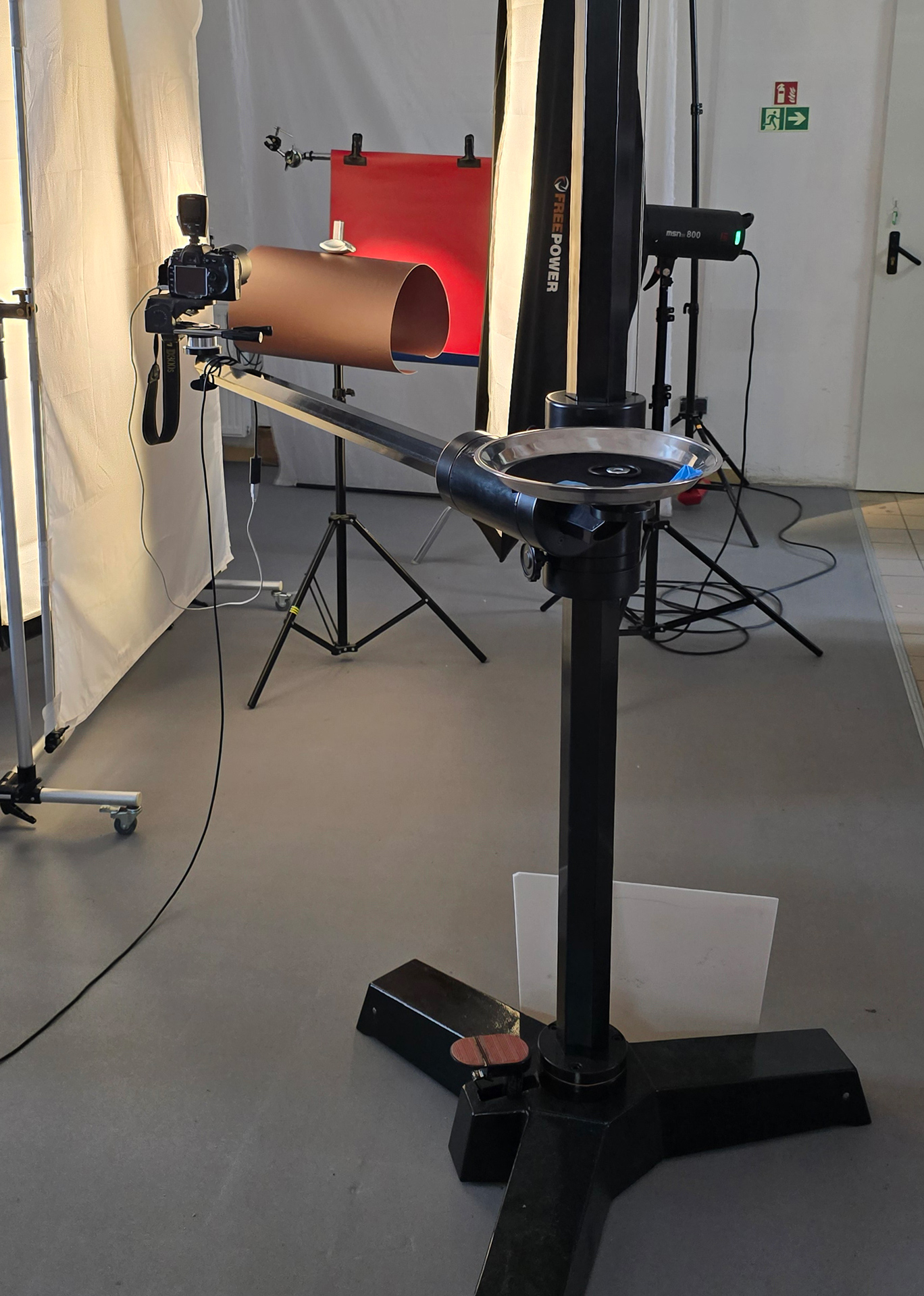 flagi fotograficzne backstage sesji produktowej perfum